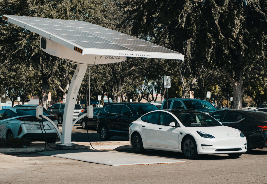 How does an electric vehicle work?